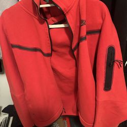 Red nike tech fleece 