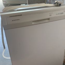 Amana Brand Dishwasher Only Used A Few Times In Great Condition 