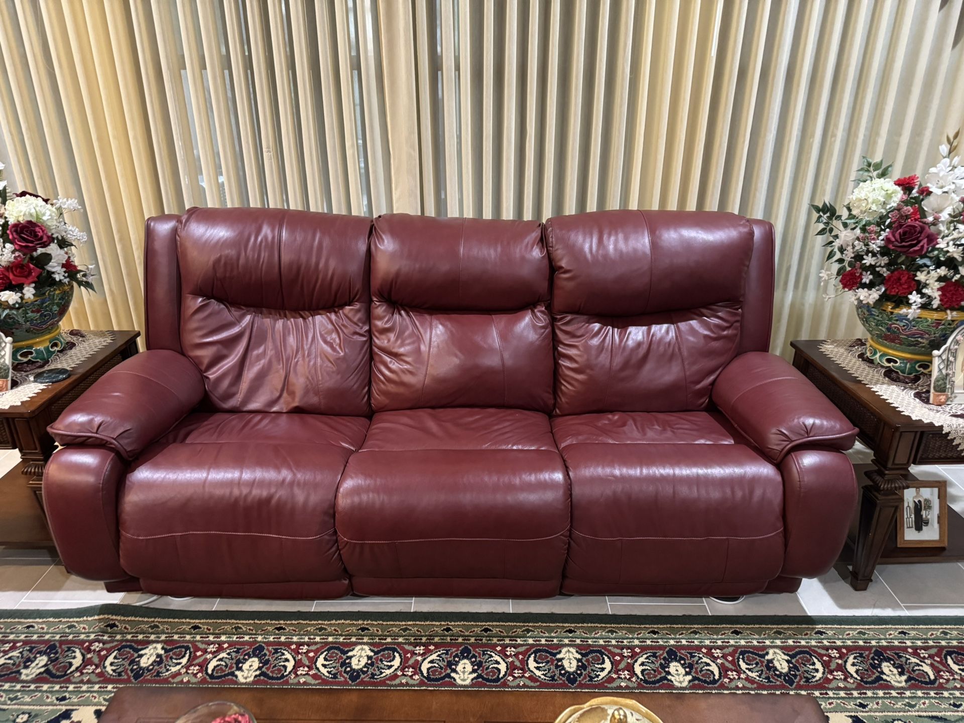 4 Seat Recliner Couch