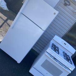 GE set Gas stove and fridge regular white working perfect