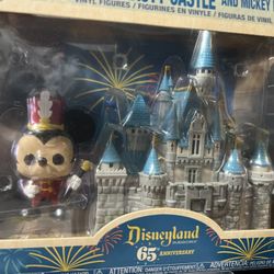 Funko Pop! Town: Disney 65Th - Disney Castle with Mickey, 6"