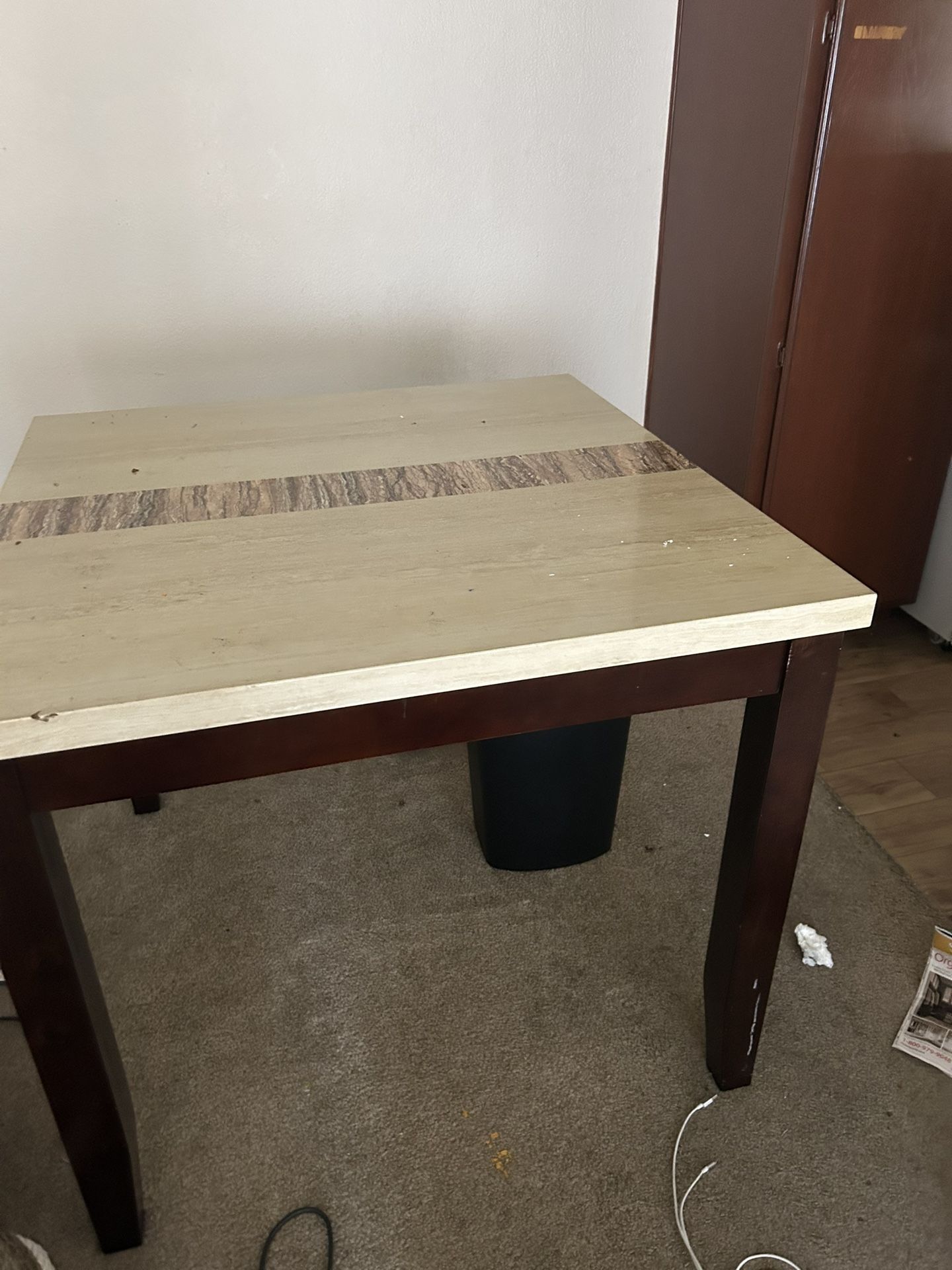 Dining room table and four chairs used
