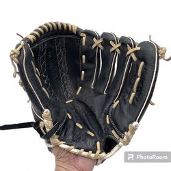  Wilson A440 12” Black Leather Fast Pitch Glove Mitt Softball RHT