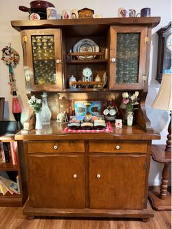 Buffet Hutch