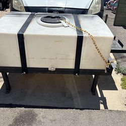 Water tank w/ Frame
