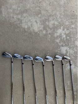 Taylormade stealth iron sets 5-A and Titleist Vokey 56 wedge with a Taylormade flex tech golf bag