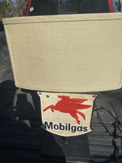 Mobil gas Cast Iron Table Lamp 
