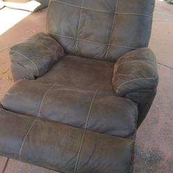 Tan Suede Leather Recliner Excellent Condition 