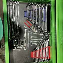 Toolbox With Snap On Tools Inside (CAN BE DELIVERED REASONABLE DISTANCE FOR FREE)