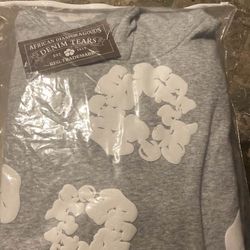 Denim Tears Size Medium 