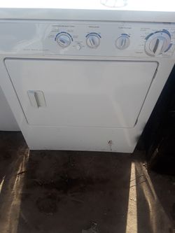 Frigidaire washer and dryer set