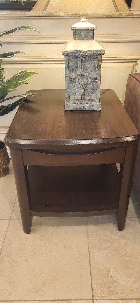 Coffee Table & End Table, Excellent Condition