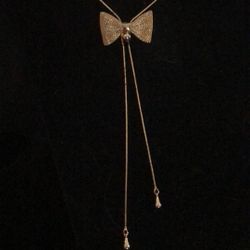 Vintage Gold Toned bow Adjustable Chain Necklace 