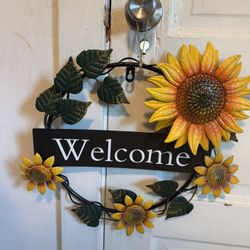 Metal Indoor/ Outdoor Sunflower Welcome Sign 
