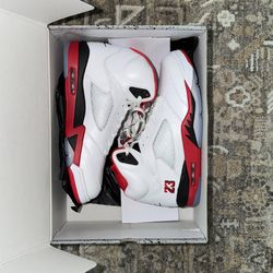 Jordan 5 Retro Fire Red Black Tongue size 10.5 men new