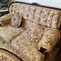 Victorian Style Couch 