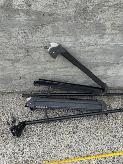 Yakima Snowboard / Ski Racks fits most vehicles