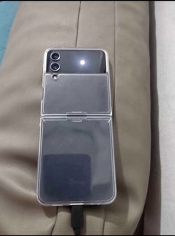 Samsung galaxy Z flip 4 unlocked with warranty