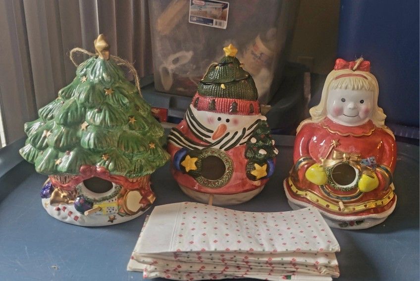 3 BIRDHOUSES Is for christmas