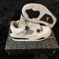 Air Jordan 4 Military Black