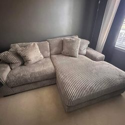 Brand New/ Gray Sofa Chaise, Small Sectional, Seccional, Couch 