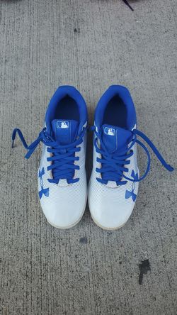 Baseball shoes