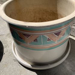 Ceramic Pot. Reduced Pricec