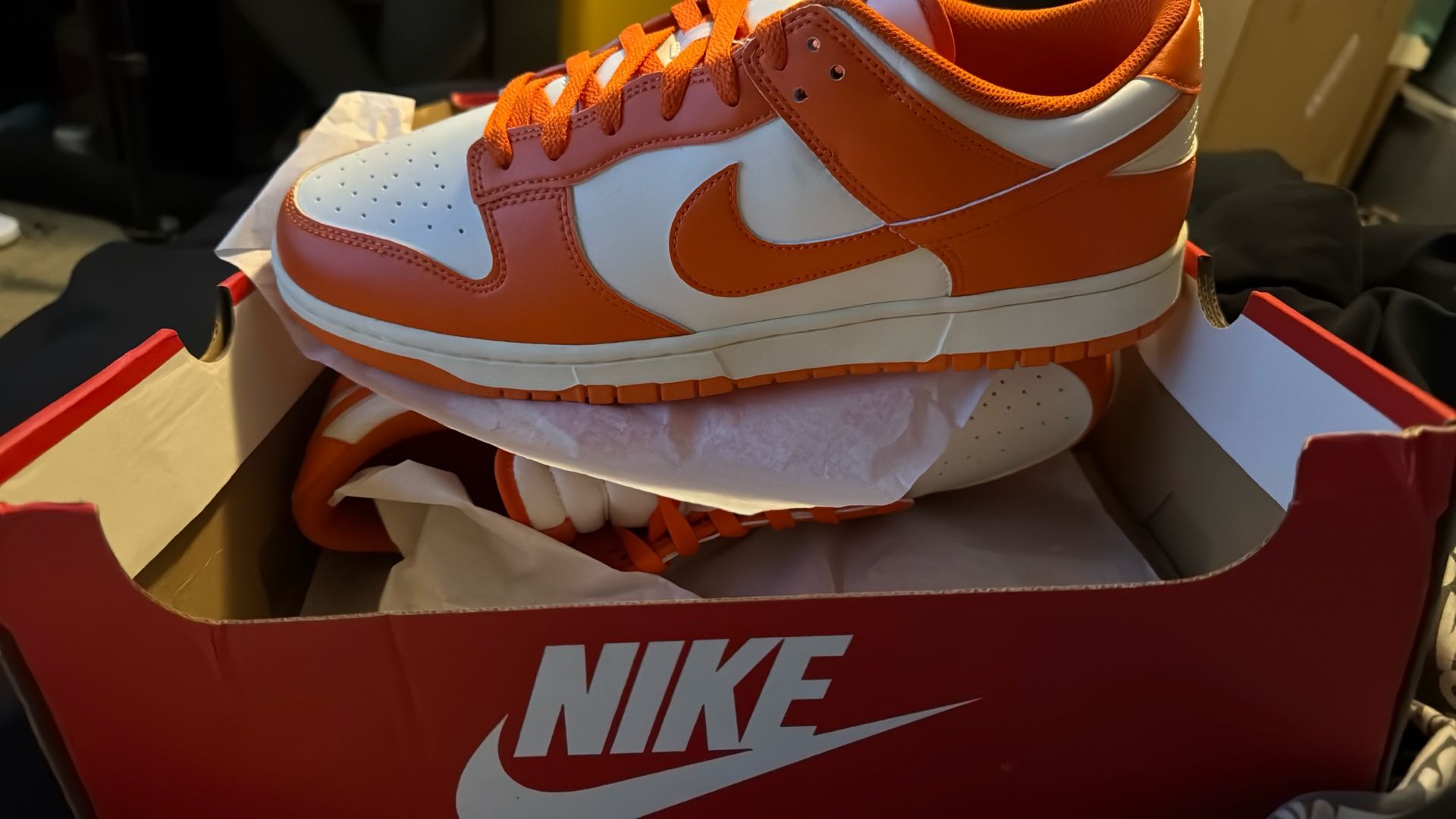 NIKE DUNK LOW RETRO PALE IVORY/SAFETY ORANGE