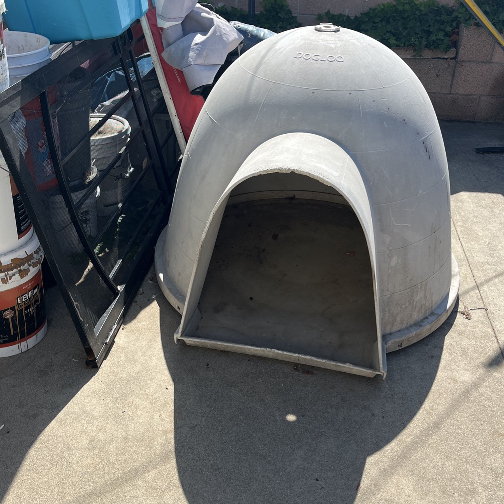 Doghouse