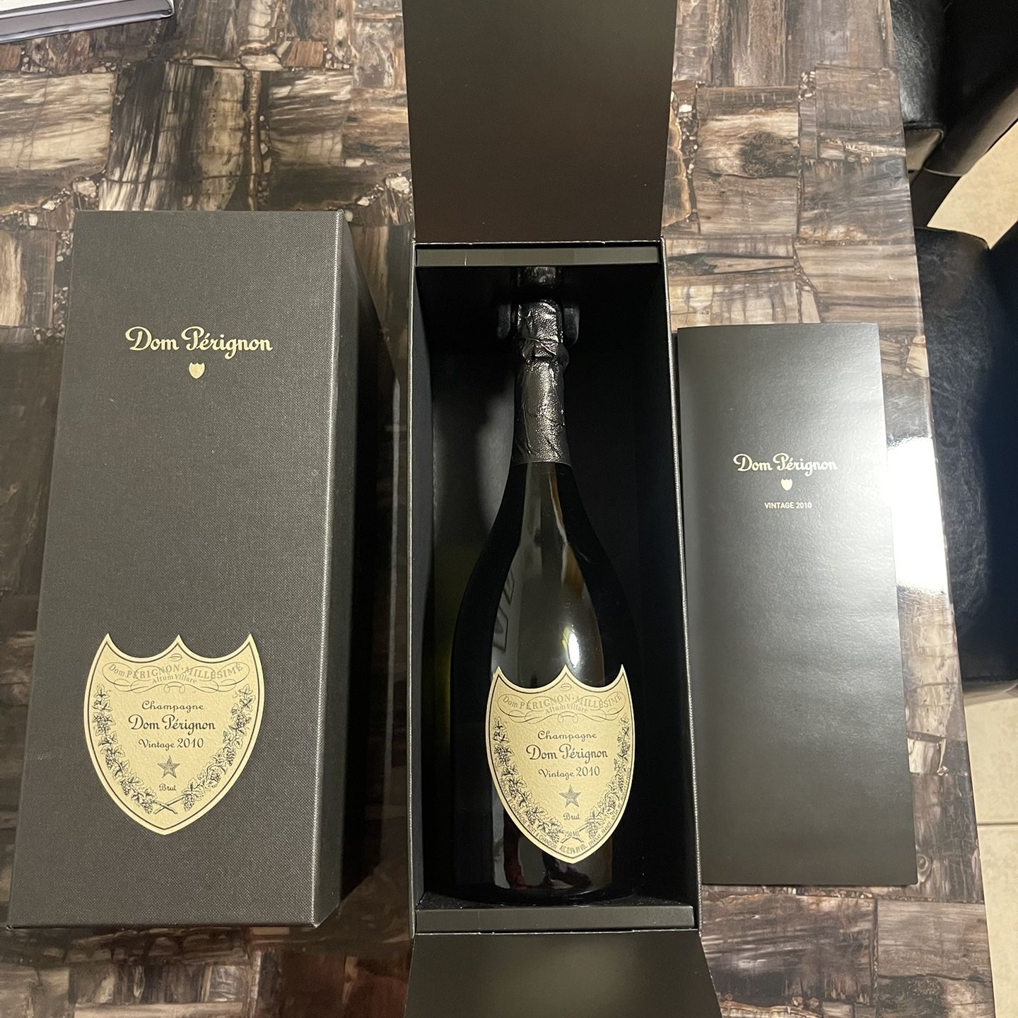 Dom Pérignon Vintage 2010 箱付き 03bf470c68c5401ebac65042ce398b