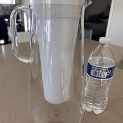 Glass Water Pitcher 7-cup