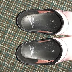 Dansko Breast cancer  Research  Shoes 