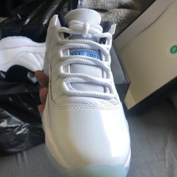 Legend Blue 11