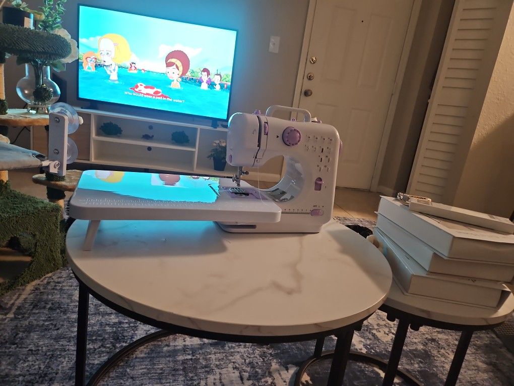 Sewing Machine In Perfect Condition 