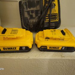 Dewalt Bundle Package X1 6ah Batterie,x2 2.5 ah Batteries, Rapid Charge Charger, And 1 Bluetooth Jobsite Radio