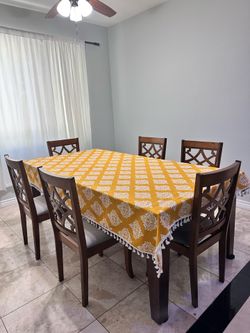 STUNNING Dining Set: Real Wood Table + 6 BRAND NEW Chairs! 💥