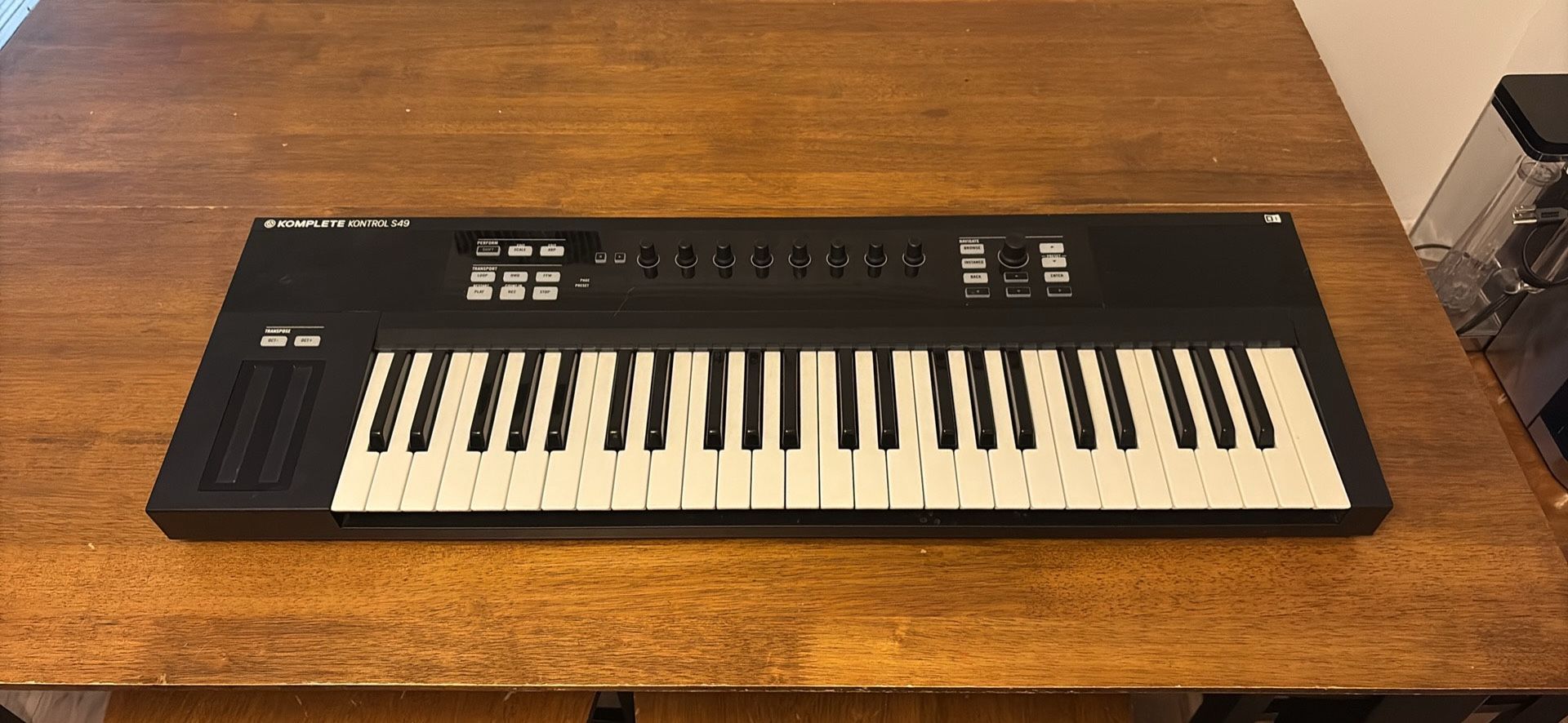 Komplete Kontrol S49 Keyboard/MIDI