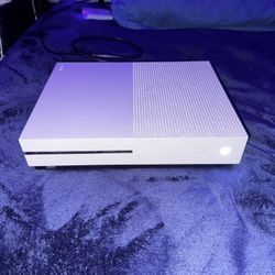 Xbox One S (used) (Console Only)