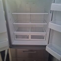 LG Fridge 36 By 70 High Ice Maker And Water Despensor Works Exelent 