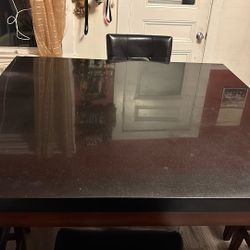 Comedor de Marmol Y Sillas de Cuervo