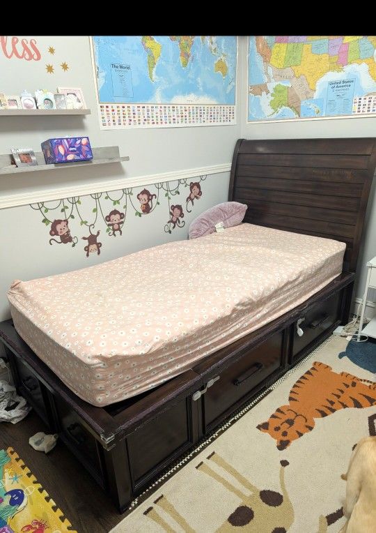 Twin Xtra long Bedframe