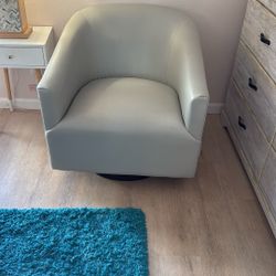 Swivel Chair—new 