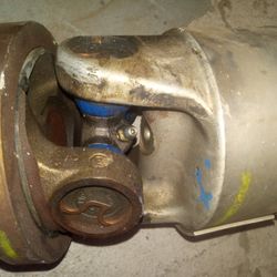 Rebuilt Ford Svt F150 Lightning Driveshaft W/Slip Yoke & U Joints