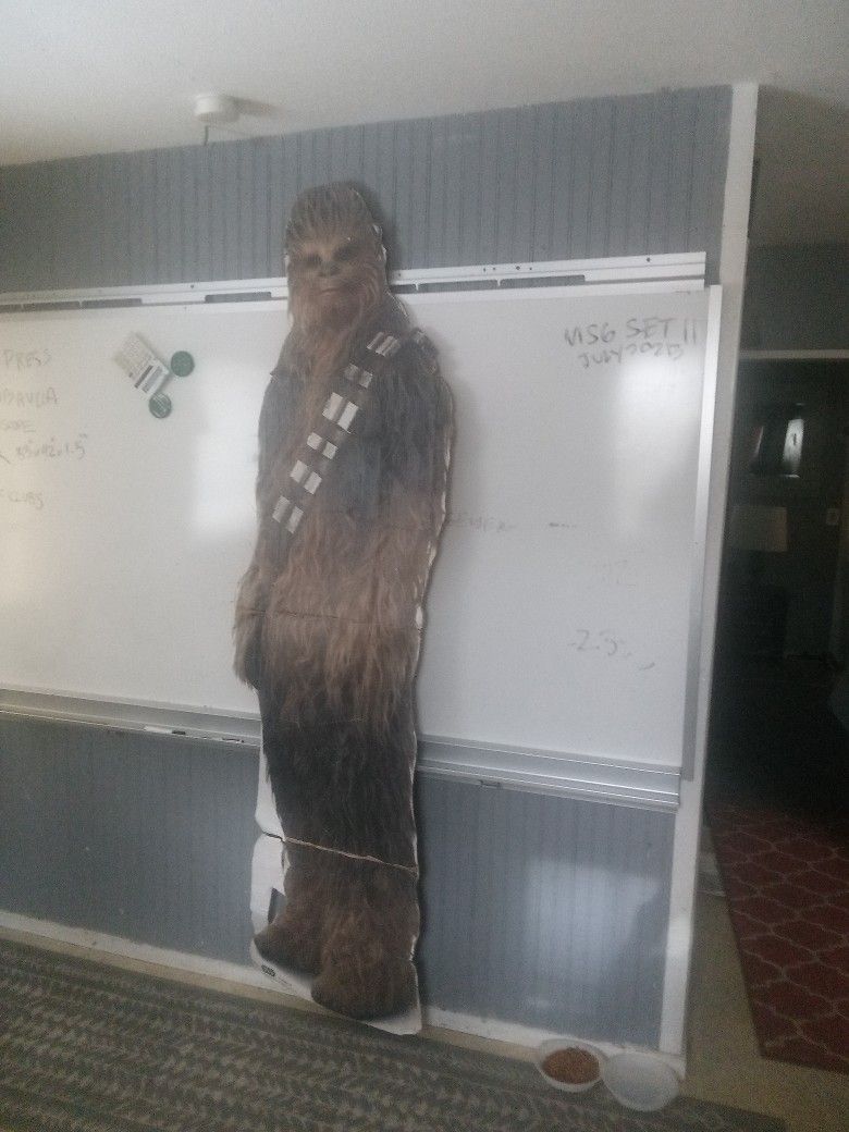 CHEWBACCA CARDBOARD CUTOUT