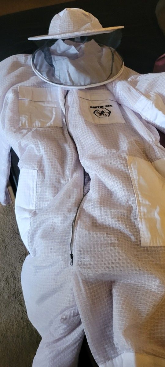 BRUTAL BEE BEEKEEPER SUIT