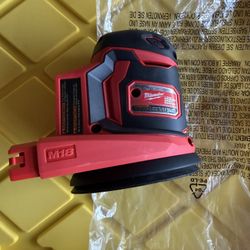 Milwaukee M18 18V Lithium-Ion Cordless 5 in. Random Orbit Sand