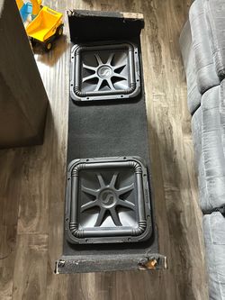 Kicker L7S Subwoofers in Truck Box
