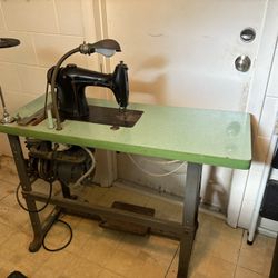 Singer 95-10 Sewing Machine