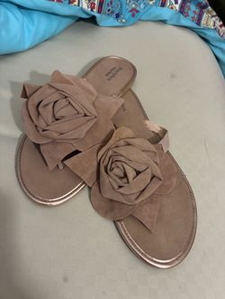 Vera wang cute slip on sandals