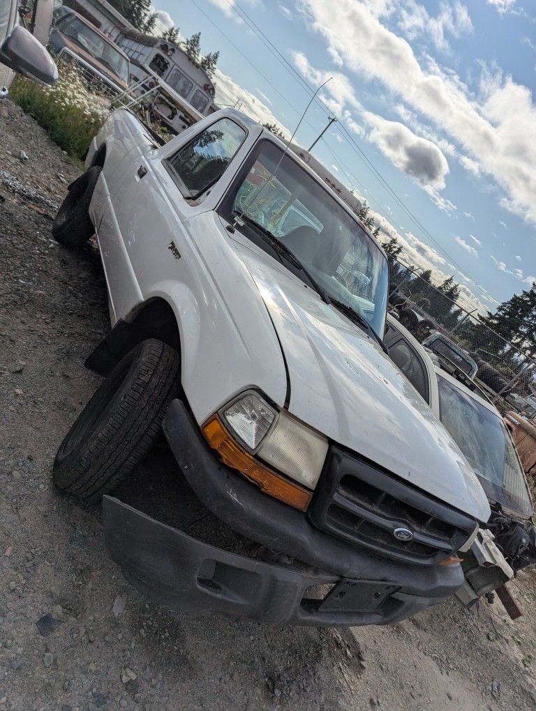 Parting Out 2000 Ford Ranger Parts